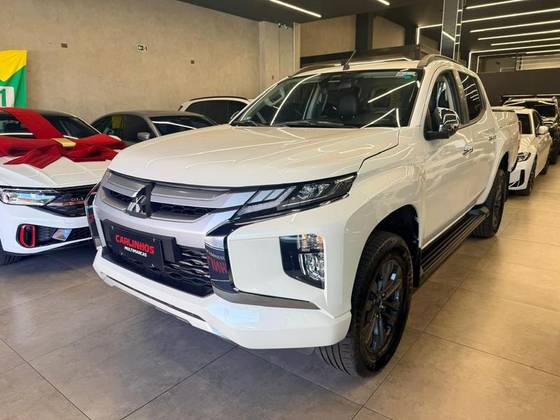 MITSUBISHI TRITON 2.4 BITURBO DIESEL CD HPE 4X4 AUTOMÁTICO MITSUBISHI TRITON 2.4 BITURBO DIESEL CD HPE 4X4 AUTOMÁTICO